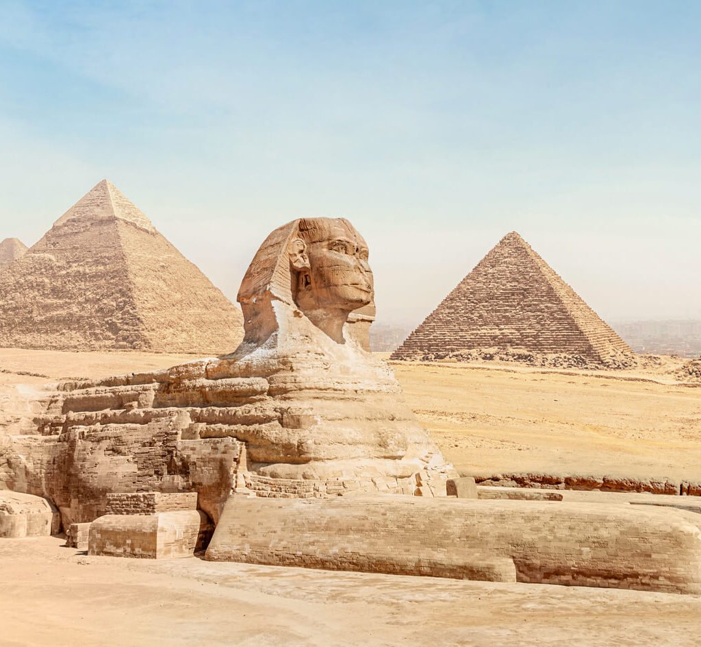A-wonderful-picture-of-the-Great-Sphinx-and-the-pyramids-of-Giza