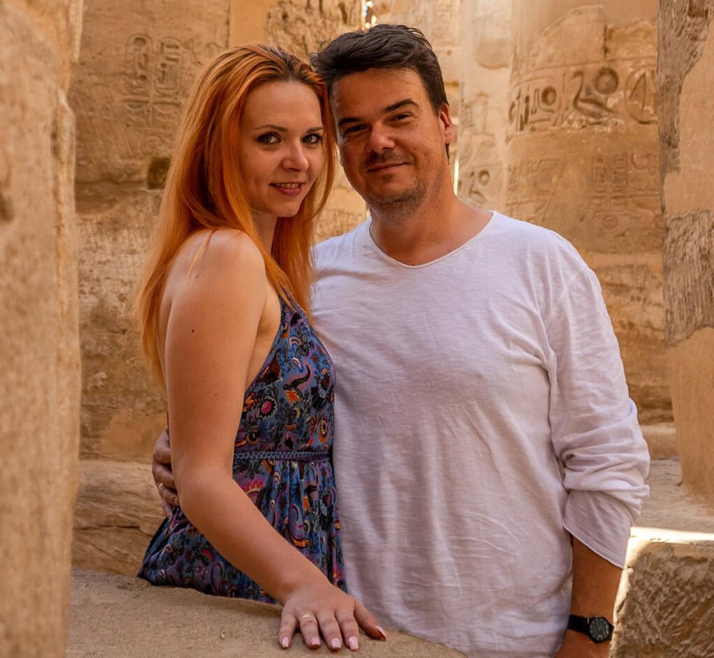 Great-photo-of-the-couple-at-Karnak-Temple