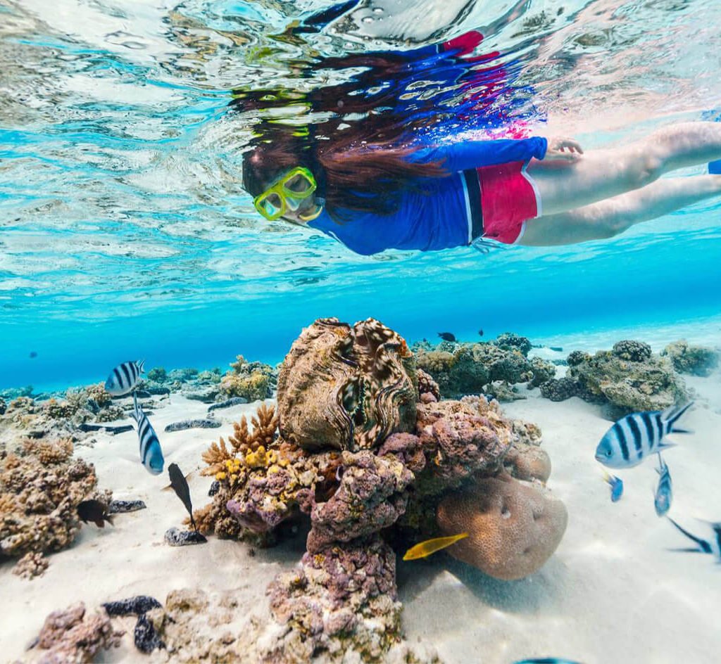beautiful-picture-of-a-woman-on-a-diving-trip