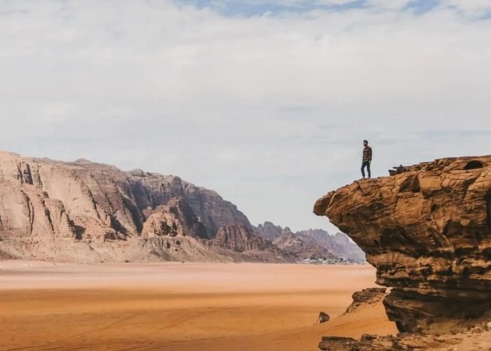 a-wonderful-photo-of-a-tourist-from-wadi-alrum-jordan
