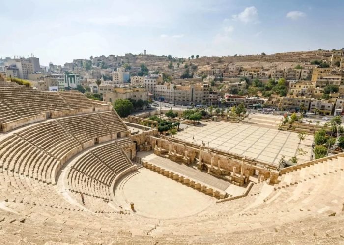 a-wonderful-photo-of-the-roman-theater-in-jordan