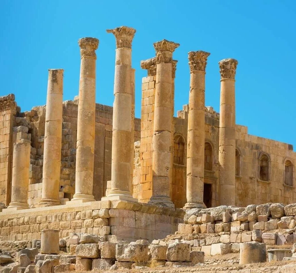 a-wonderful-shot-of-the-temple-of-artemis-in-jordan